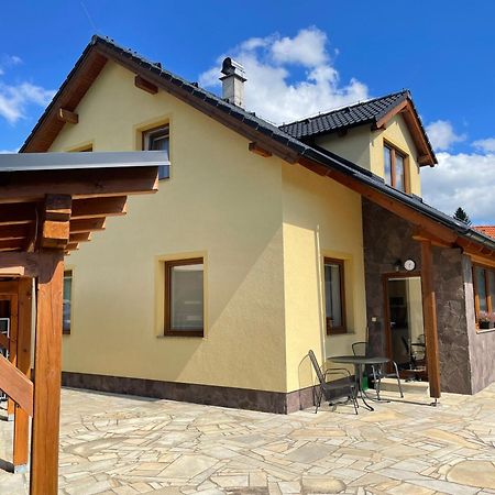 Apartman U Kovaru Kasperske Hory Buitenkant foto